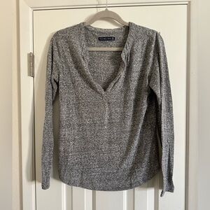 Abercrombie & Fitch Heathered Gray Tee
